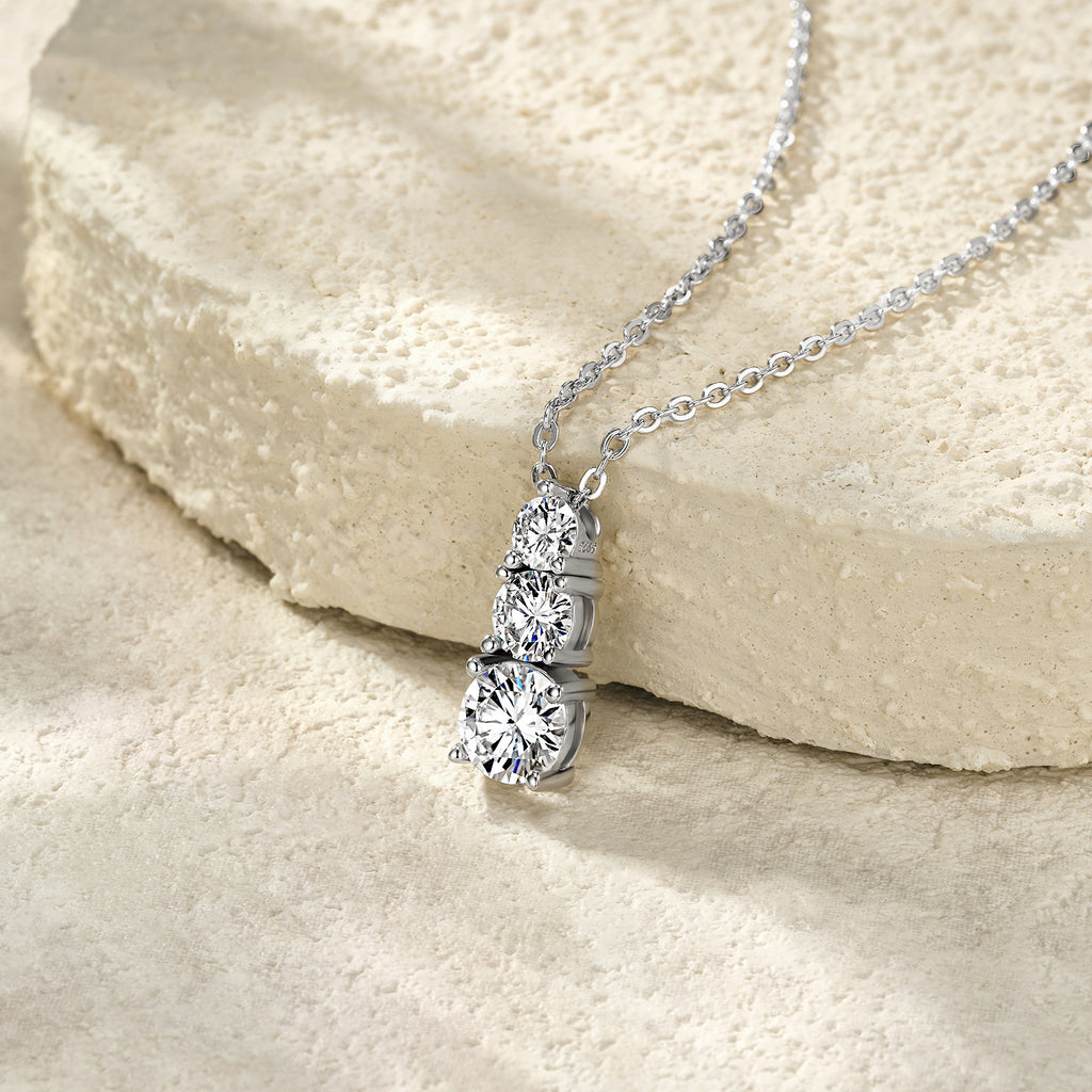 Foreign Trade Best-Selling New Asymmetrical Three-Stone Pendant Geometric Round Moissanite Inlaid Personalized Lady Clavicle Chain